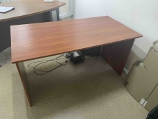 Стол офисный прямой № 10 "Яблоня локарно" бу