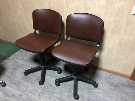 Кресло офисное № 2 "Новый кожзам" "Коричневый" бу