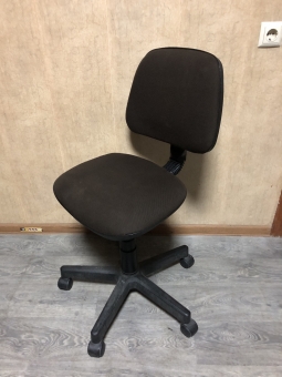 Крісло офісне "Коричневий" бу