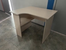 Стол офисный угловой № 4 "Дуб молочный" бу