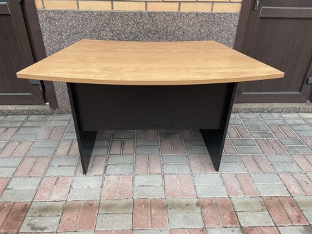 Стол офисный прямой "Яблоня-черный" бу