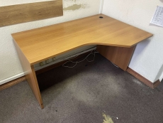 Офісний кутовий стіл № 3 «Горіх міланський» бу