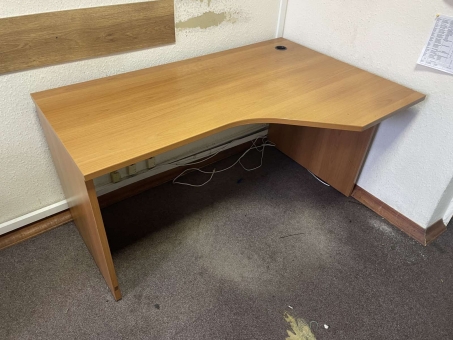 Офісний кутовий стіл № 3 «Горіх міланський» бу