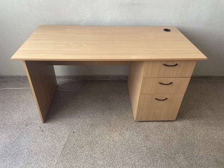 Офисный стол прямой с тумбой  "Бук" бу