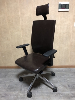 Офісне крісло «Dauphin TEC» «Новий шкірозамінник», бу 
