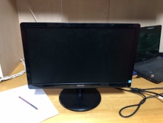Монітор 18,5" LED TN, Philips 196V4L, бу